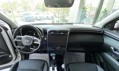 Vì sao Hyundai Tucson đi trời mưa bị hơi nước ở kính lái ?