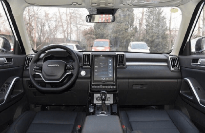 Các bác cho em hướng khắc phục xe Baic Q7 bị kêu gần cửa bên lái khi xe chạy