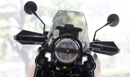 Thế giới 2 bánh: Husqvarna Norden 901 - Cơn gió lạ từ Phương bắc