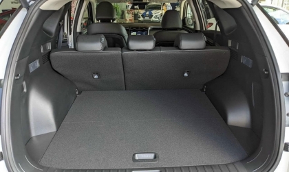 Làm sao để tắt tính năng tự động mở cốp Tucson khi cầm chìa khóa đến gần?