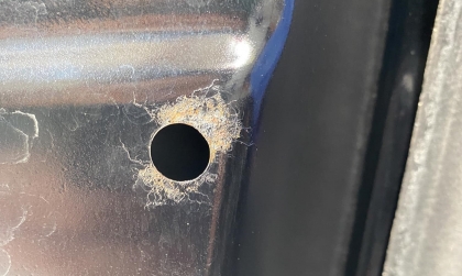 Xin tư vấn Honda City bị rỉ ngay dưới nắp capo thế này