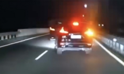 Clip TNGT: Tài xế Mitusbishi Xpander lĩnh đủ vì thói quen lái xe cực ẩu