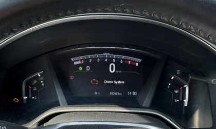 Honda CR-V báo lỗi check system sau khi bảo dưỡng là sao các cụ?