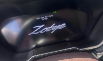 Xe Zotye Z8 hiện thế này trên đồng hồ với không đề được là bị sao?