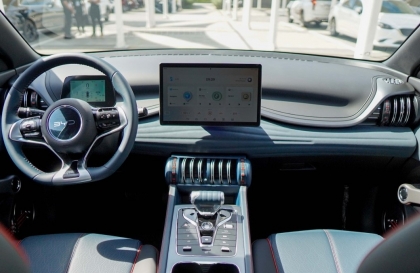 Xin cách xử lý xe BYD Atto3 bị nặng lái và chân ga