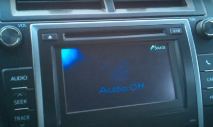 Màn hình Audio của Toyota Camry báo thế này thì khắc phục sao?