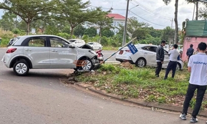 Ảnh TNGT: Chiếc Wuling Bingo đầu tiên gặp tai nạn tại Việt Nam?