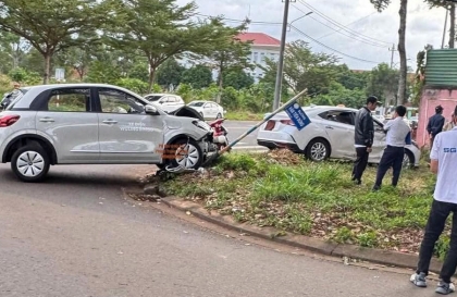 Ảnh TNGT: Chiếc Wuling Bingo đầu tiên gặp tai nạn tại Việt Nam?