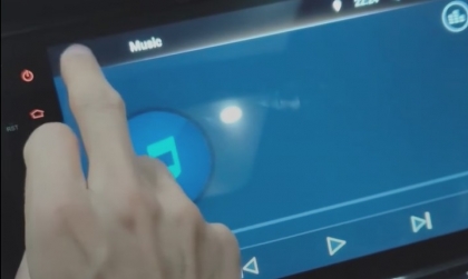 Màn hình X-trail bị đơ thì khắc phục sao?