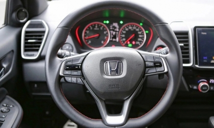 Âm thanh khó chịu phát ra gần vô lăng Honda City là gì và xử lý sao ạ?