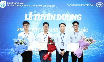 Đóng góp xã hội: Toyota Việt Nam trao 115 suất học bổng cho sinh viên ngành kỹ thuật
