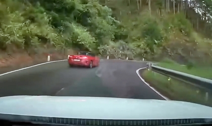 Clip TNGT: BMW 62A 38341 lấn làn đổ đèo hạ gục hai người đi xe máy