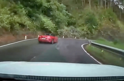 Clip TNGT: BMW 62A 38341 lấn làn đổ đèo hạ gục hai người đi xe máy