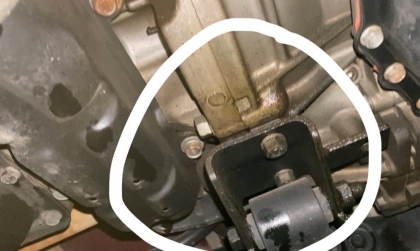 Kia morning bị ướt dầu khu vực đáy máy do đâu?