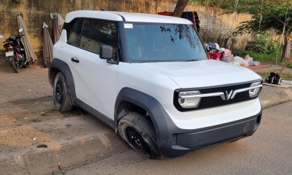 VF 3 bị bung thế này nguyên nhân từ đâu các bác?