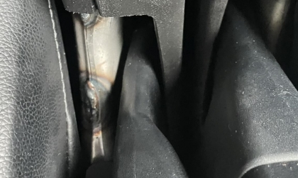 Ghế xe XL7 lộ mối hàn thế này có phải zin xe không?