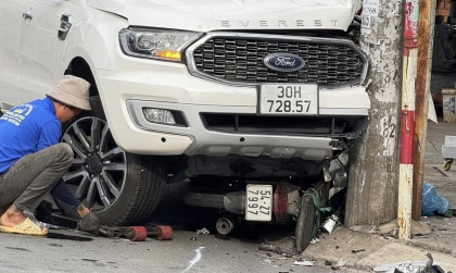 Ảnh TNGT: Ford Everest 30H 72857 