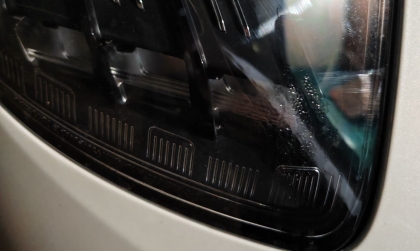 Xử lý đèn xe Lynk Co 06 hấp hơi thế nào các cụ?