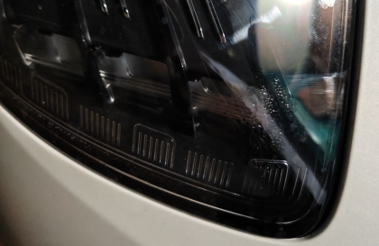 Xử lý đèn xe Lynk Co 06 hấp hơi thế nào các cụ?