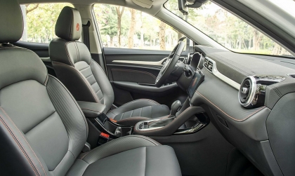 Có bác nào đi MG ZS bị kêu ghế phụ mà có cách xử lý chưa ạ?