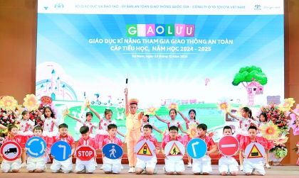 Đóng góp xã hội: Toyota Việt Nam triển khai chương trình phổ biến kiến thức An toàn giao thông cho học sinh tiểu học
