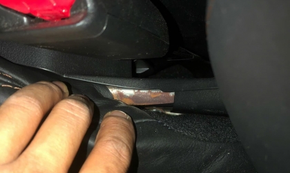 Có bác nào dùng xe Mazda CX-5 bị rỉ sét sớm thế này không?