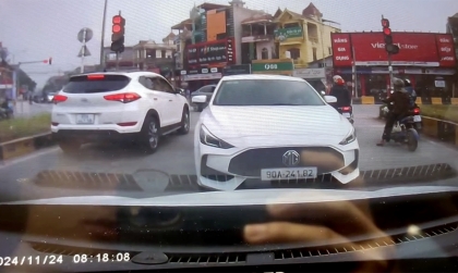 Ý thức giao thông: Tài xế MG5 BKS 90A 24182 ngang nhiên đi vào đường ngược chiều như chỗ không người 