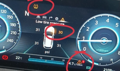 Xin lời giải thích vì sao xe Tucson vẫn báo lỗi áp suất lốp thế này?