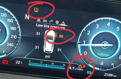 Xin lời giải thích vì sao xe Tucson vẫn báo lỗi áp suất lốp thế này?