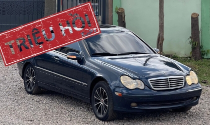 Triệu hồi Mercedes-Benz C-Class do nguy cơ bung kính cửa sổ trời