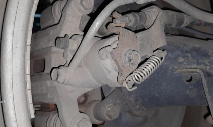 Xin các cao nhân chỉ cách xử lý xe Kia Morning bị lỗi phanh ạ?