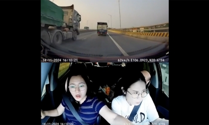 Clip TNGT: Pha xử lý của tay lái Nữ khiến nhiều anh em phải chạy dài