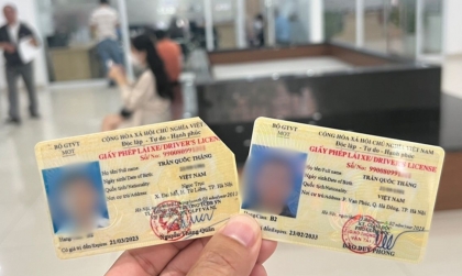 Giấy phép lái xe ô tô quá hạn một ngày cũng sẽ phải thi lại lý thuyết 