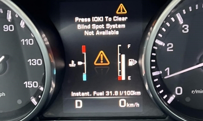 Xử lý xe Range Rover Evoque báo lỗi trên đồng hồ thế nào?