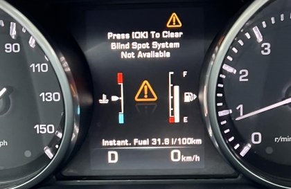 Xử lý xe Range Rover Evoque báo lỗi trên đồng hồ thế nào?