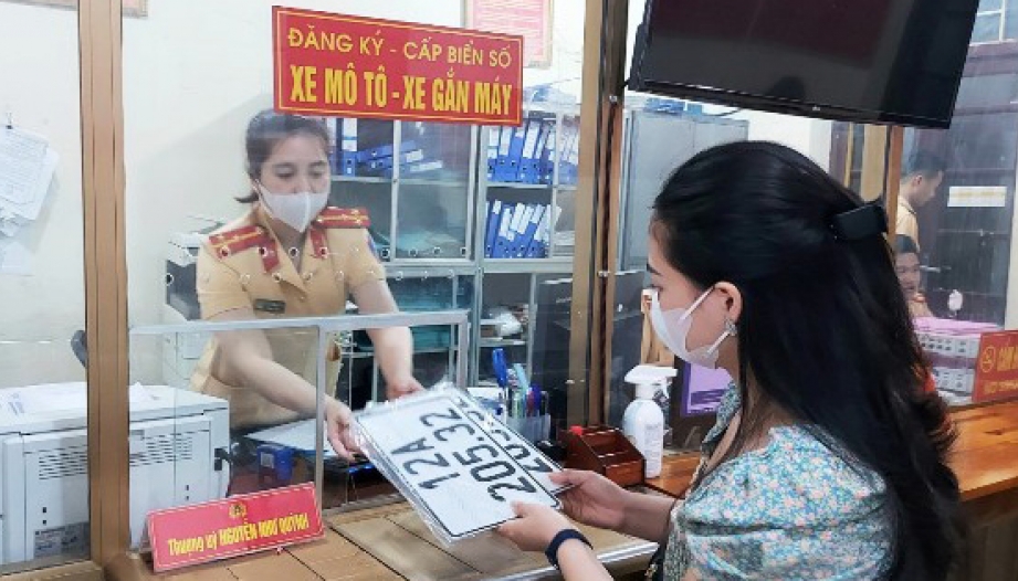 Kể từ 1/1/2025 Công an phường, xã sẽ được phép nhận đăng kí các loại phương tiện nào?