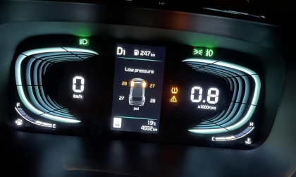 Kia Carens cảnh báo lỗi áp suất thế này là sao ạ?