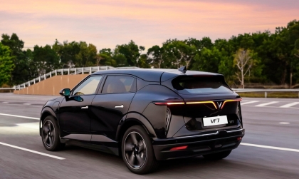 Vinfast Vf7 bị lộc cộc ở gầm sau là vấn đề gì?