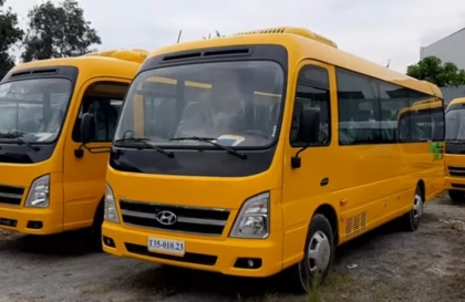 Xe chở học sinh phải sơn màu vàng đậm từ năm 2025
