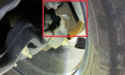 Đùm bánh xe Ford Everest bị mủn thế này có phải do chuột gặm?