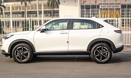 Xin tư vấn xe Honda HR-V bị kêu ở ghế sau khi qua ổ gà?