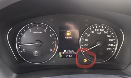 Vì sao Honda HR-V hiện hình chữ i màu vàng trên đồng hồ?