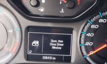 Colorado bị lỗi cửa kính thì khắc phục sao?