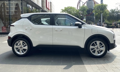 Xử lý VF 5 tự hạ cửa kính thế nào?