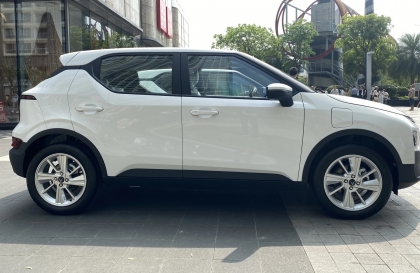 Xử lý VF 5 tự hạ cửa kính thế nào?