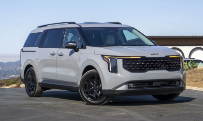 KIA Carnival Hybrid chính thức bán có mặt tại Việt Nam, giá bán 1,849 tỷ đồng