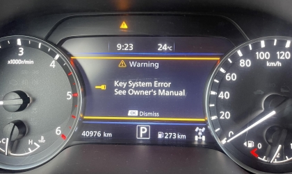 Các bác cho hỏi đồng hồ báo lỗi trên Nissan Navara như này là sao?