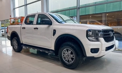 Ford Ranger có thêm phiên bản mới - XLS+ giá bán 733 triệu đồng