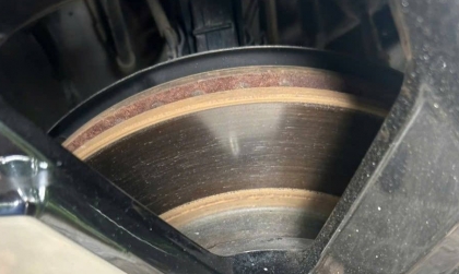 Mitsubishi Xpander bị rỉ sét phanh với ghế thế này có sao không?