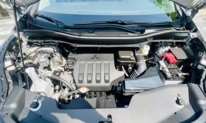 Làm sao biết Xpander hết nước làm mát và rửa kính?